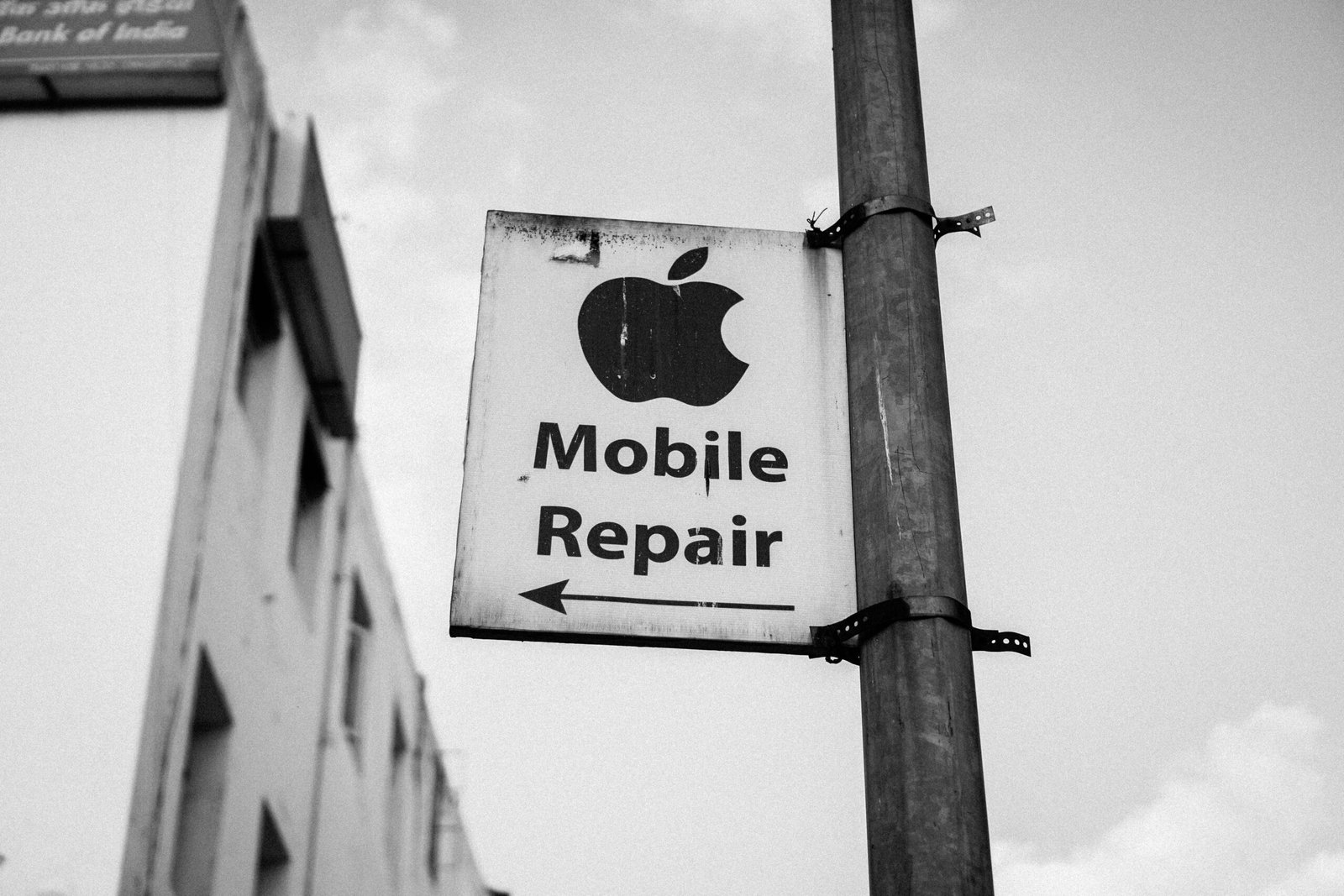 mobile repair signage